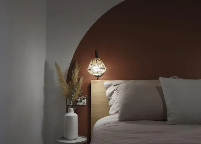 To Spitaki Sas, In Santorini! Mesaria