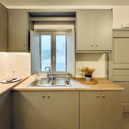 To Spitaki Sas, In Santorini! Apartamento Mesaria